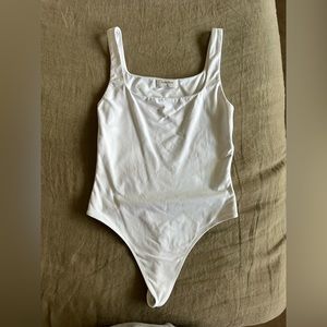 Babaton Contour Squareneck Bodysuit